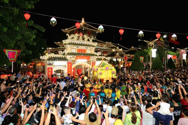 le-phuc-hien-ruoc-tuong-ba-chua-xu-nui-sam-5