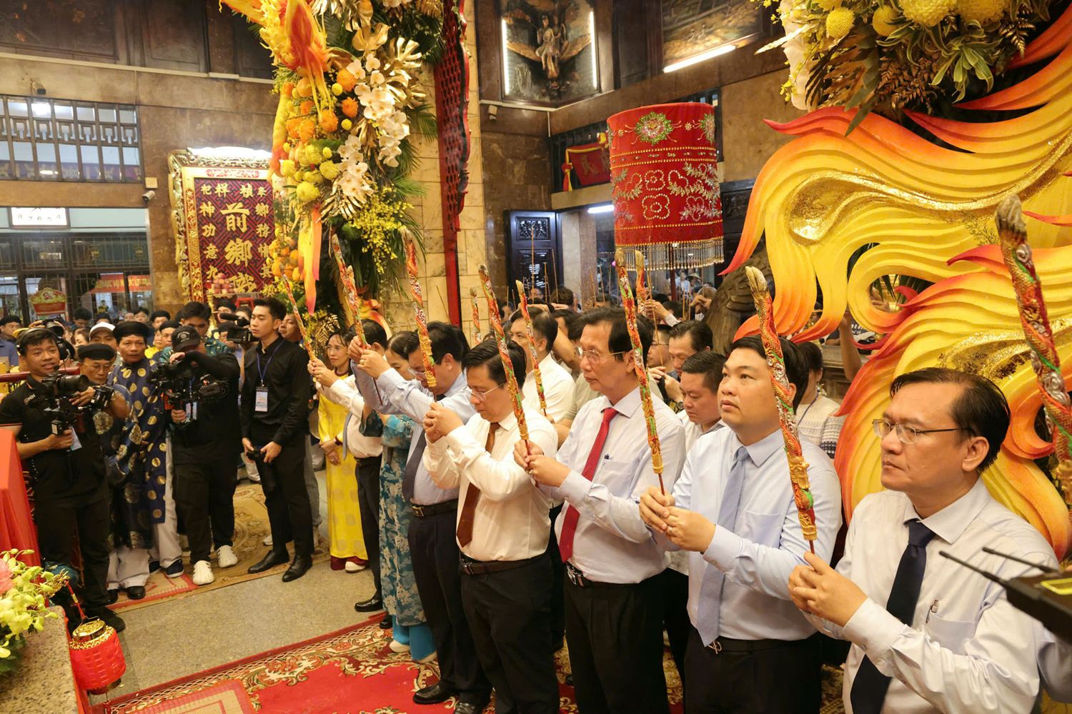 le-phuc-hien-ruoc-tuong-ba-chua-xu-nui-sam-7